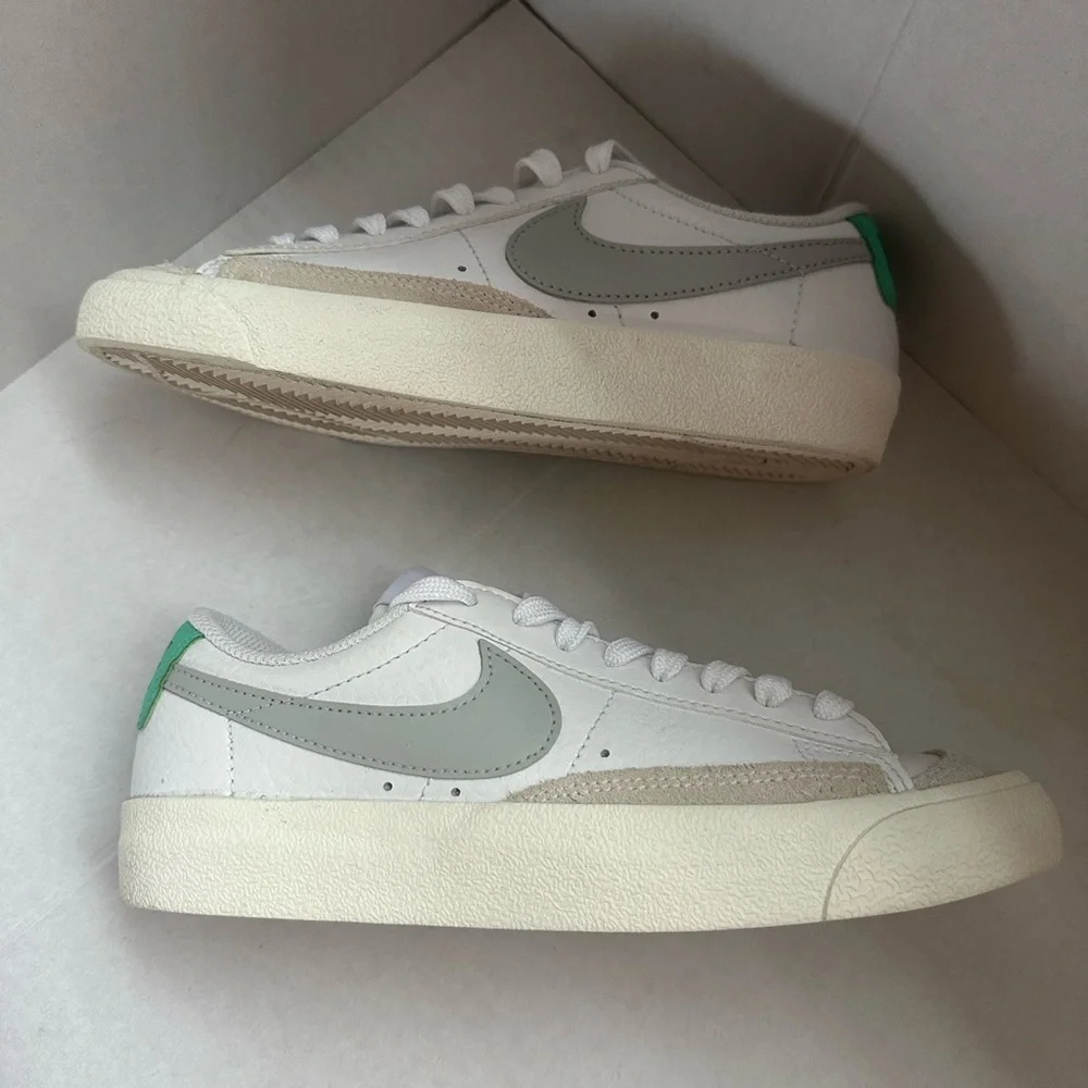 Nike Blazer Low 77 Vintage ‘White Grey Light Menta’ Size 3.5Y